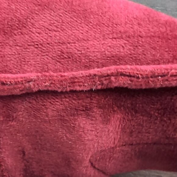 Plush burgundy gloves - Picture 4 of 4
